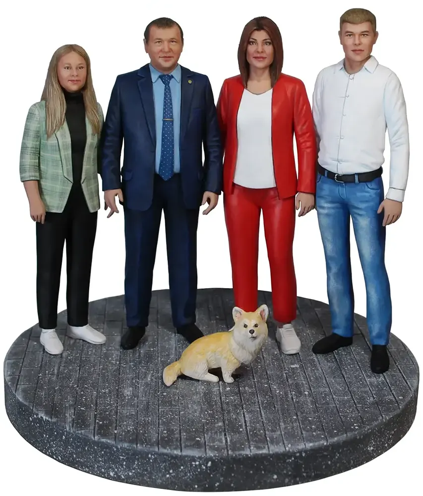 Портретная статуэтка семьи из 4-х человек